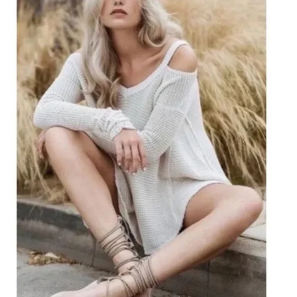 FREE People Small moonshine cold shoulder sweater top - Picture 3 of 8